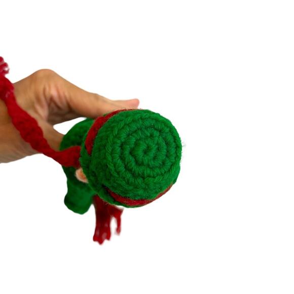 Vintage Handcrafted Holiday Decoration Caroler Mouse Hand Knit Figures - Picture 12 of 15